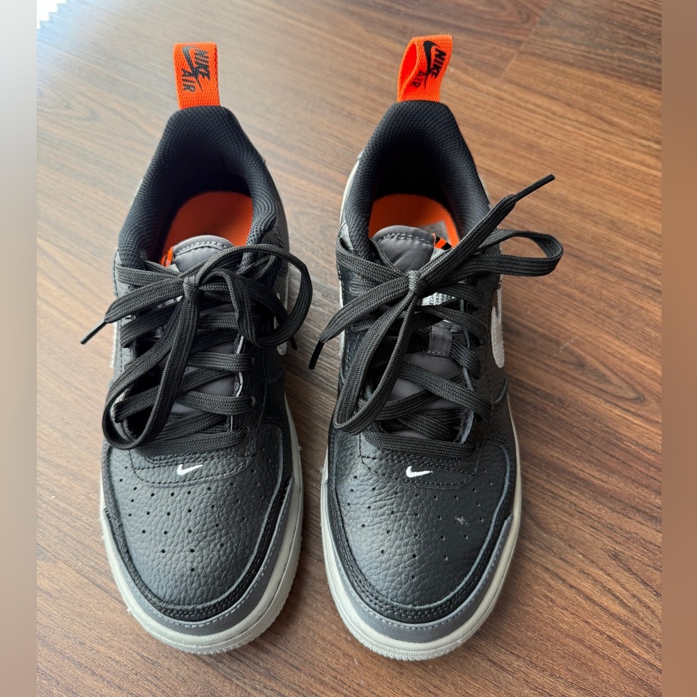 Nike (Big Kids) 2019 Air Force 1 LV82 GS 'Under
Construction - Black' & Orange